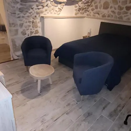 Le Caveau De Papy - 2 Pieces Neuf Meuble Navacelles